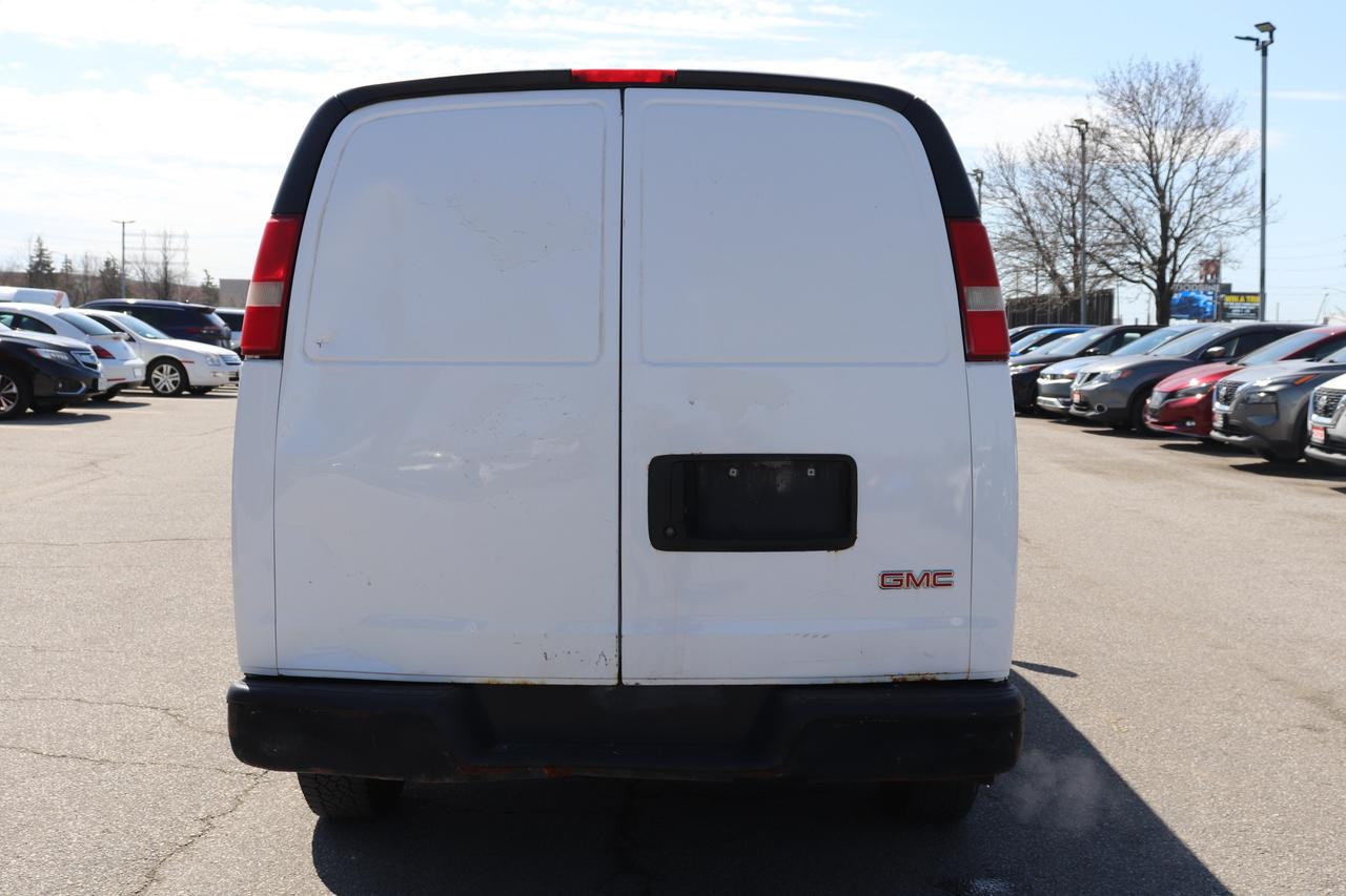 2014 GMC Savana Cargo Van RWD 3500 135 Photo