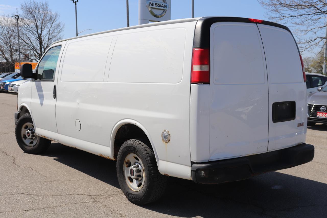2014 GMC Savana Cargo Van RWD 3500 135 Photo
