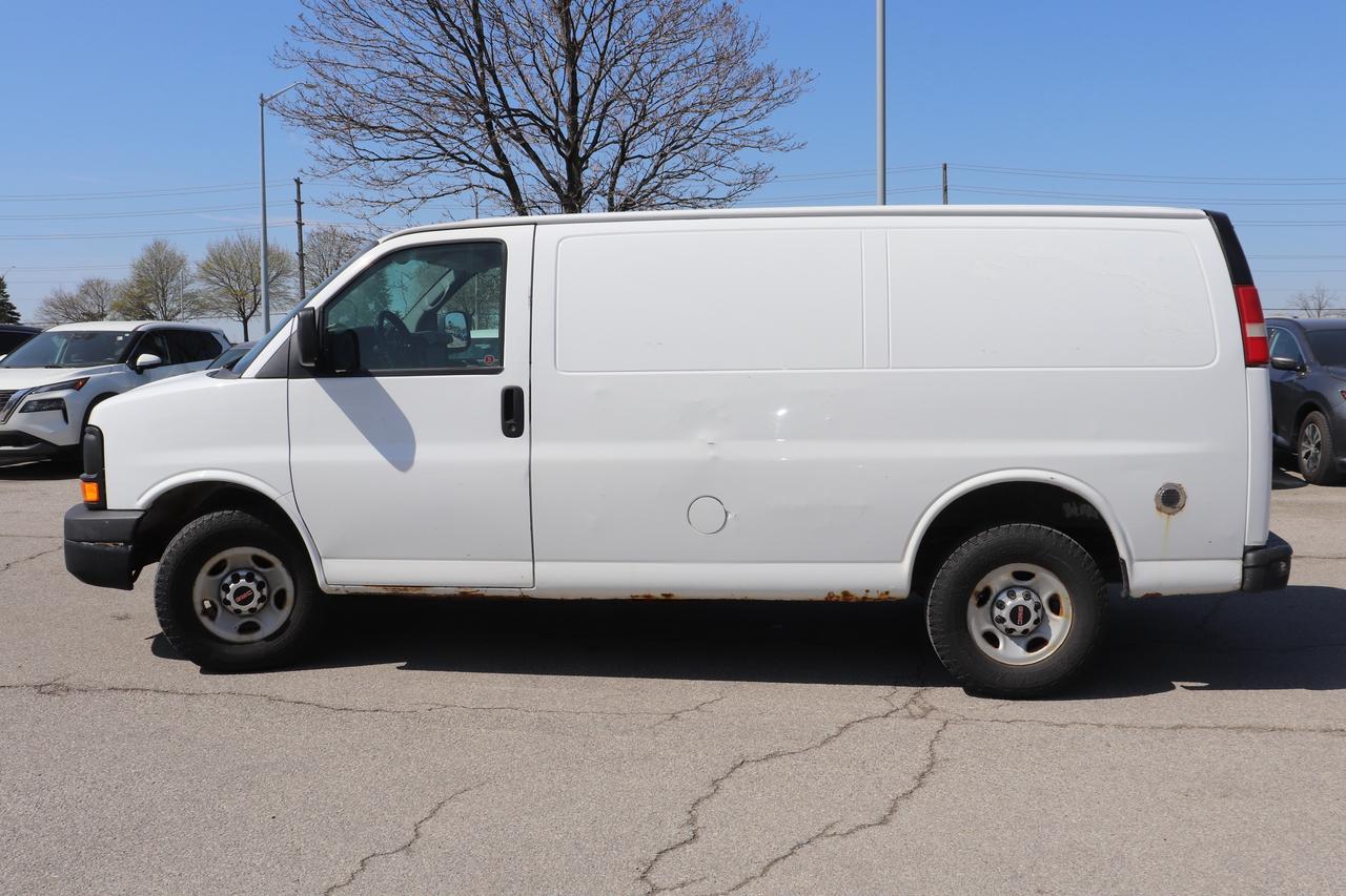 2014 GMC Savana Cargo Van RWD 3500 135 Photo