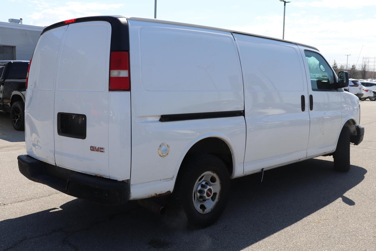 2014 GMC Savana Cargo Van RWD 3500 135 Photo