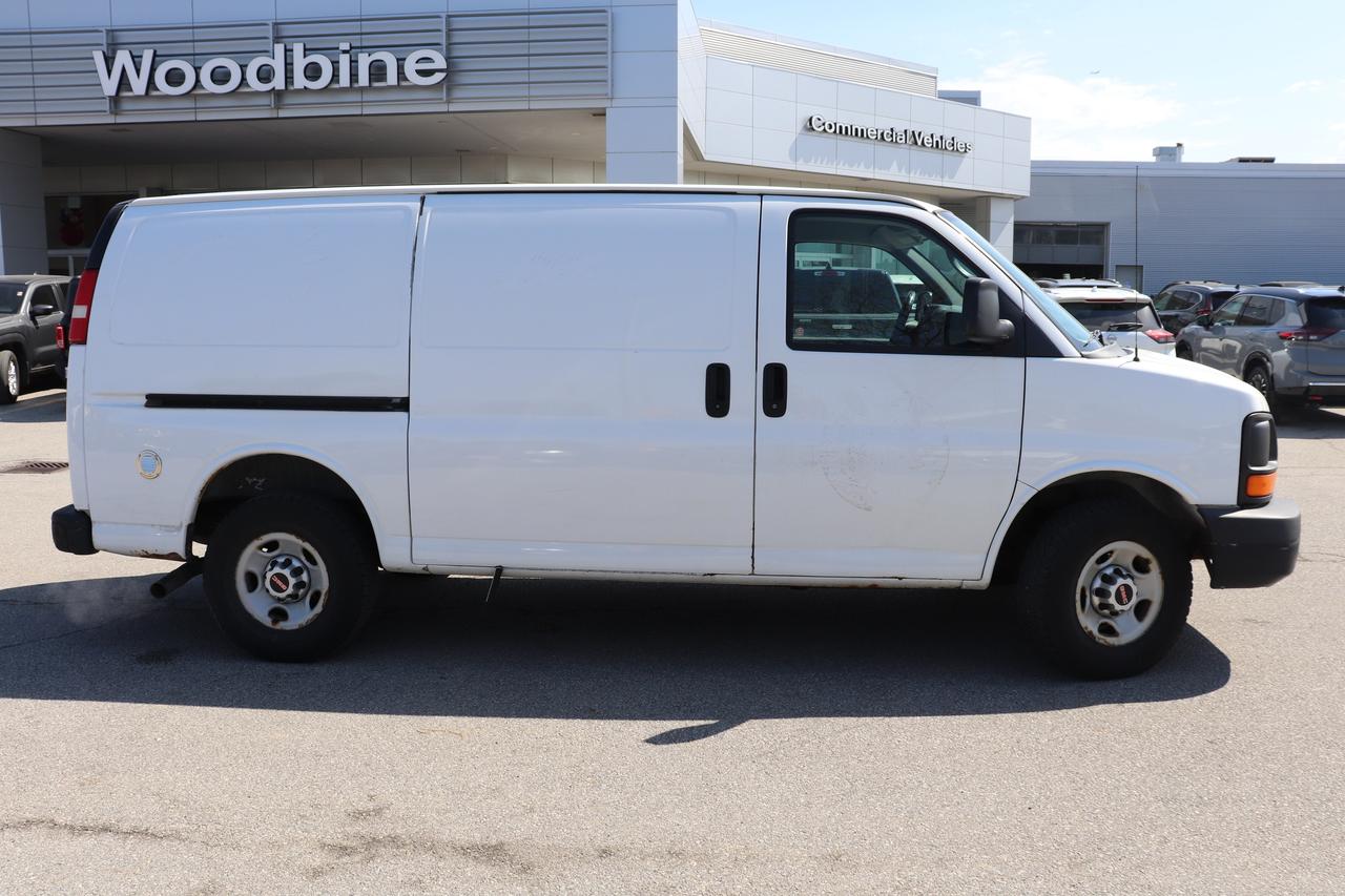 2014 GMC Savana Cargo Van RWD 3500 135 Photo