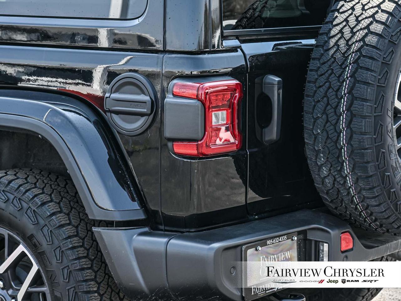 2024 Jeep Wrangler Sahara SKY TOP   LEATHER   FRONT CAMERA   BLIND SP Photo