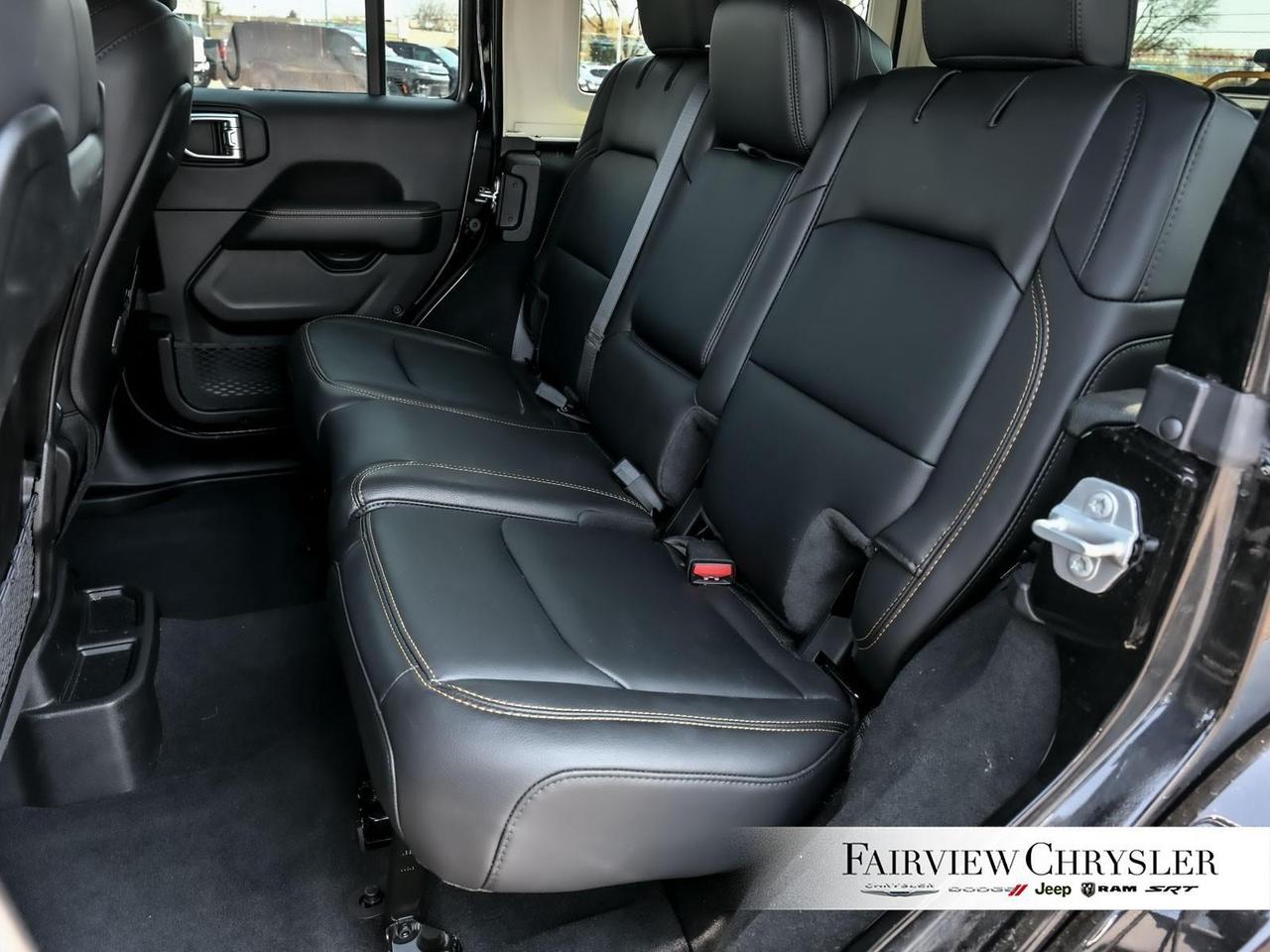 2024 Jeep Wrangler Sahara SKY TOP   LEATHER   FRONT CAMERA   BLIND SP Photo