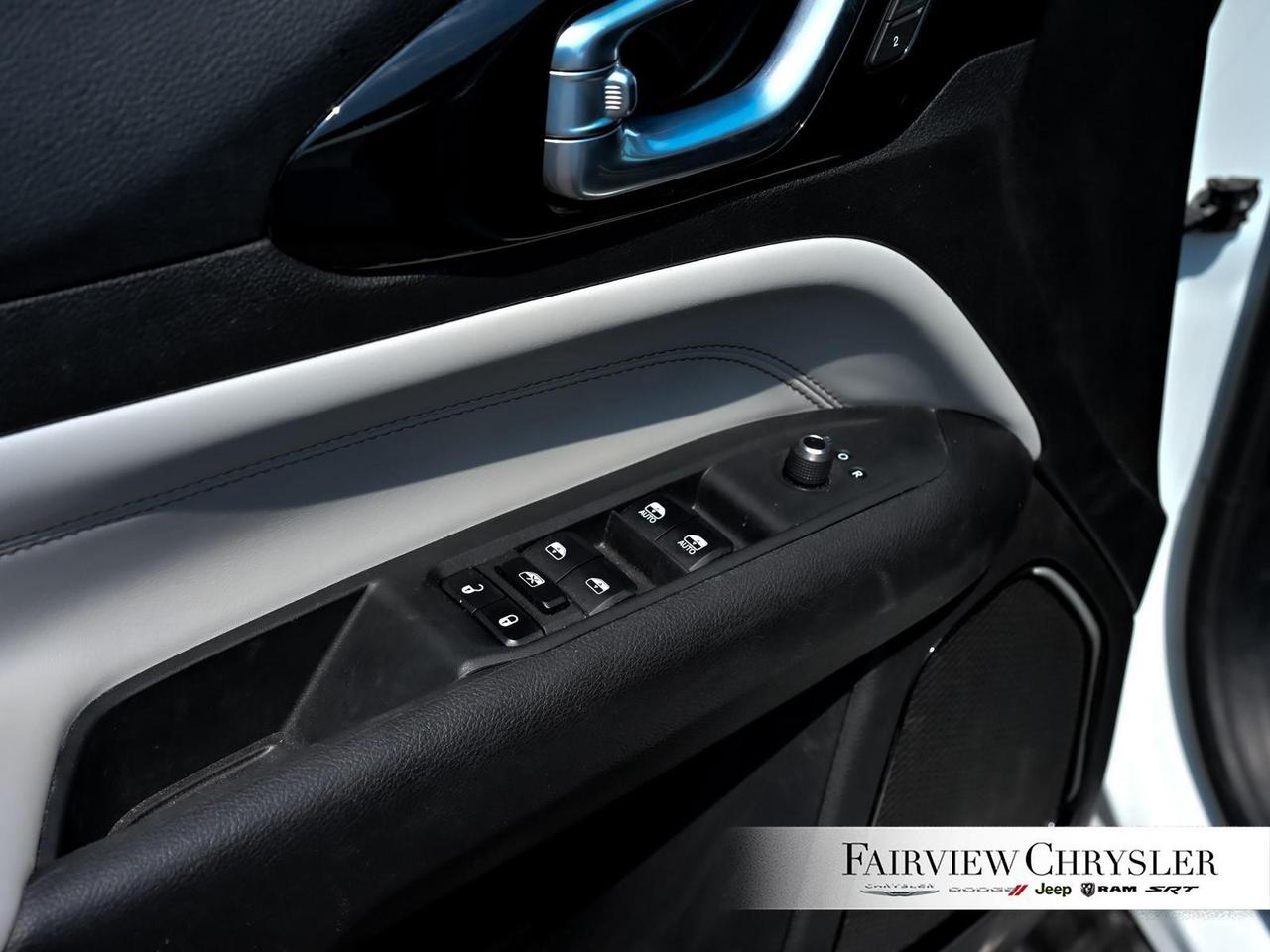 2024 Jeep Compass Limited ELITE PKG   NAV   PWR TAILGATE   CARPLAY Photo