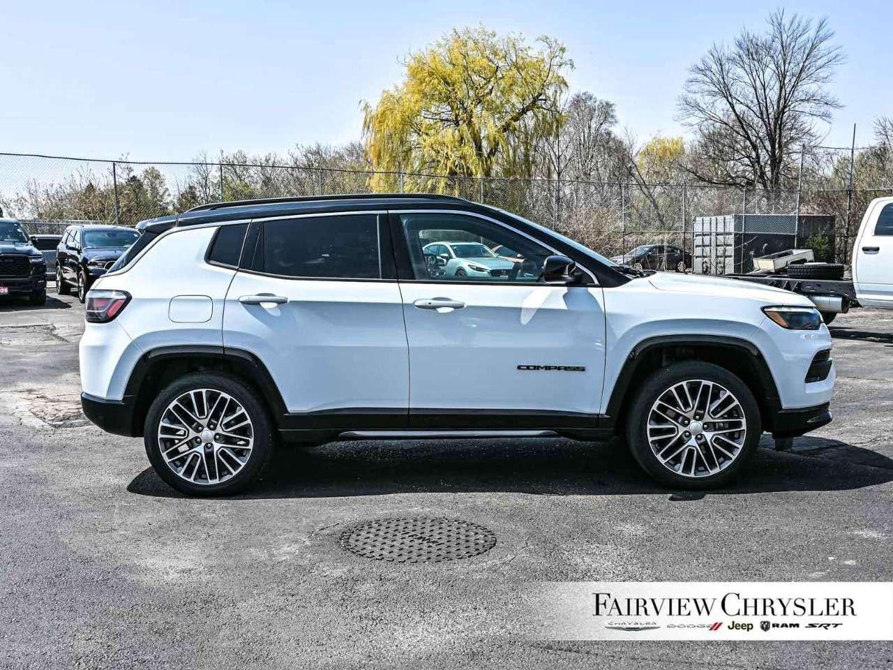 2024 Jeep Compass Limited 4x4 ELITE PKG   NAV   PWR TAILGATE   CARPLAY   HEATED SEATS   REMOTE START Photo