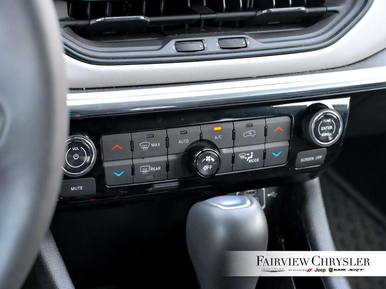 2024 Jeep Compass Limited 4x4 ELITE PKG   NAV   PWR TAILGATE   CARPLAY   HEATED SEATS   REMOTE START Photo