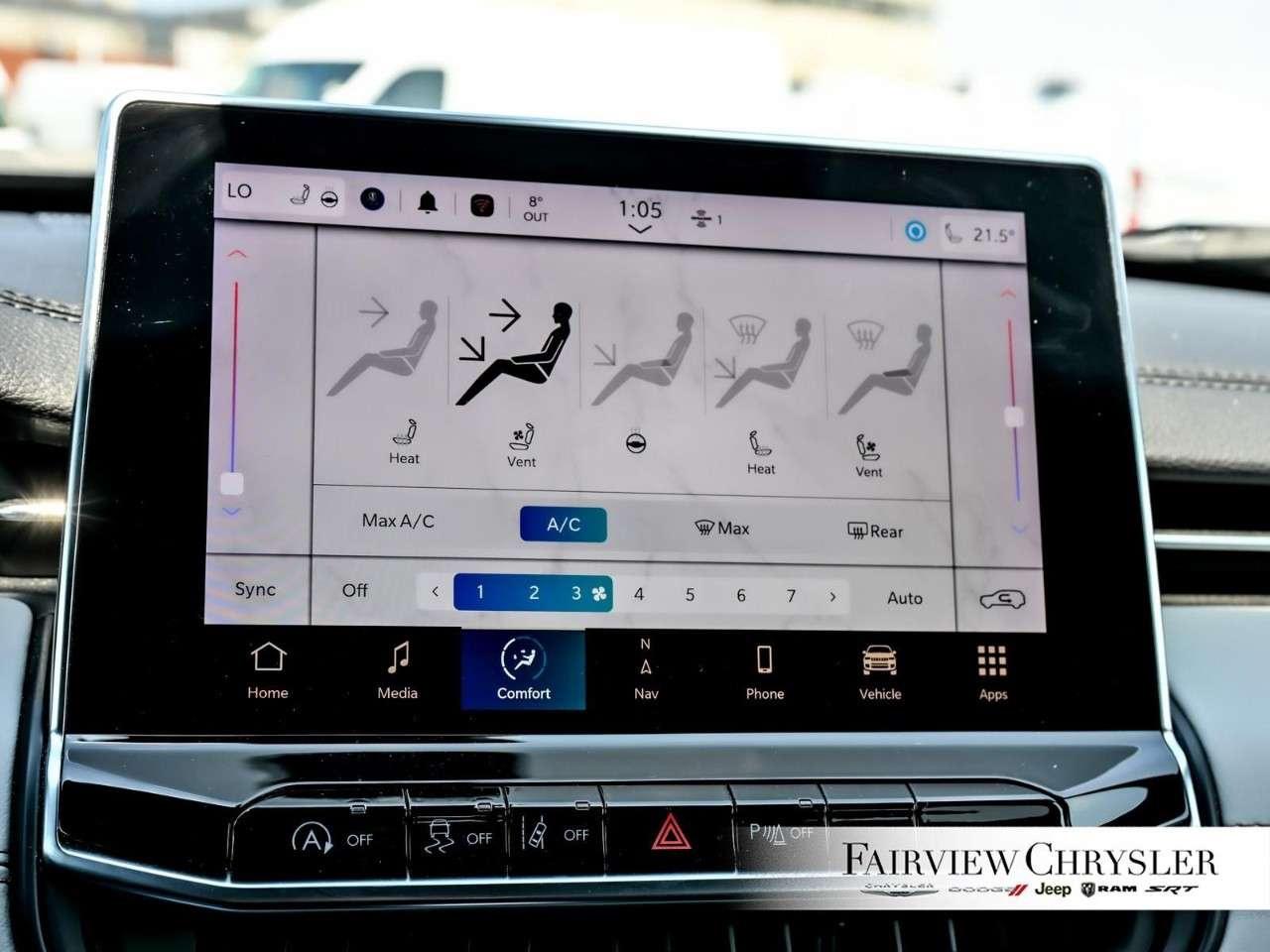 2024 Jeep Compass Limited 4x4 ELITE PKG   NAV   PWR TAILGATE   CARPLAY   HEATED SEATS   REMOTE START Photo