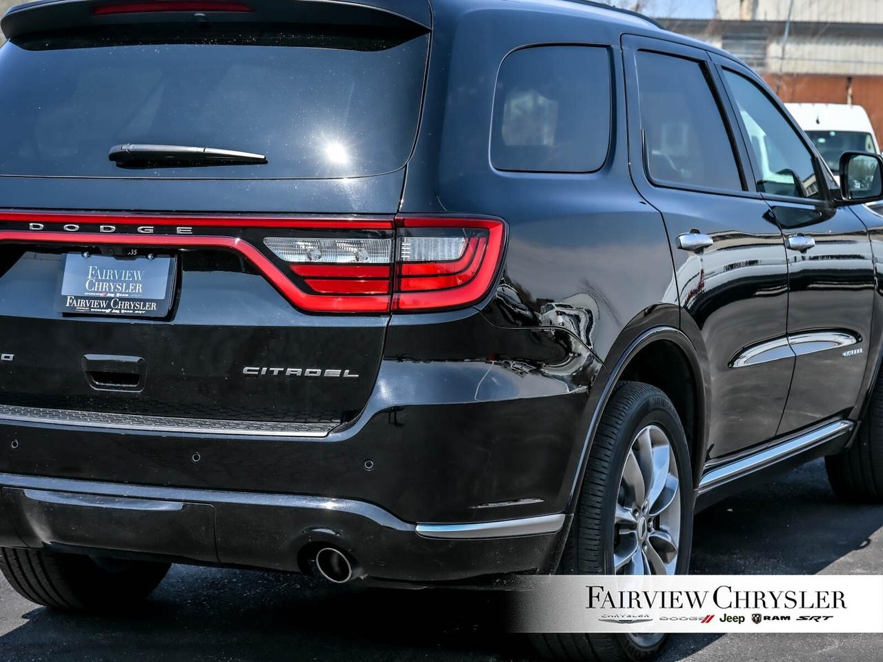 2024 Dodge Durango Citadel SUNROOF   CARPLAY   HEATED / COOLED SEATS Photo