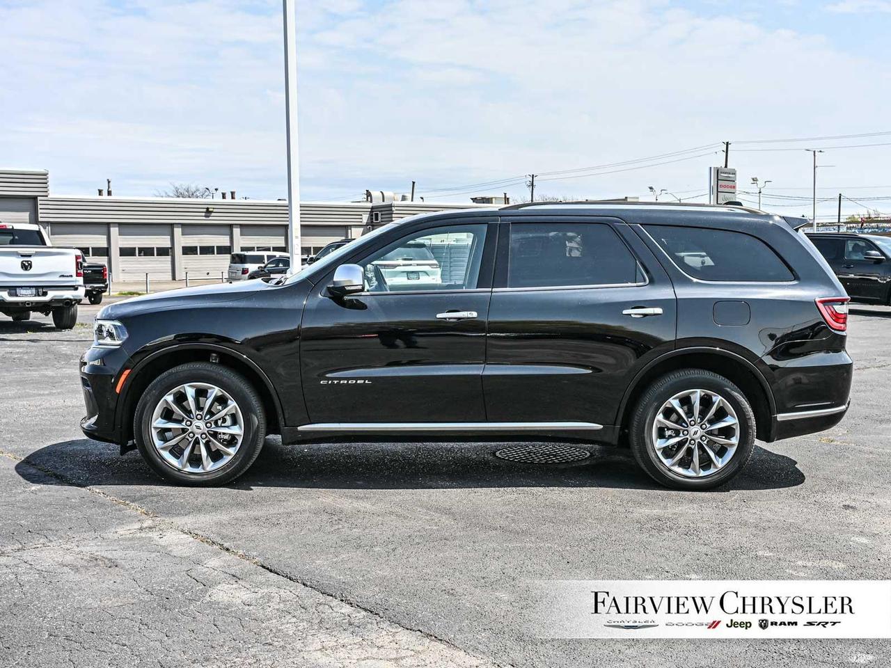 2024 Dodge Durango Citadel SUNROOF   CARPLAY   HEATED / COOLED SEATS Photo