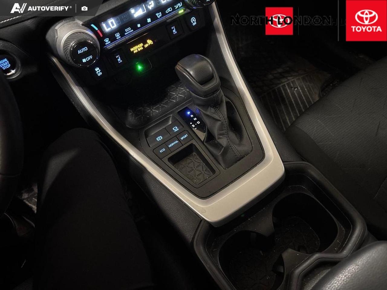 2021 Toyota RAV4 XLE 4dr Front-wheel Drive Photo