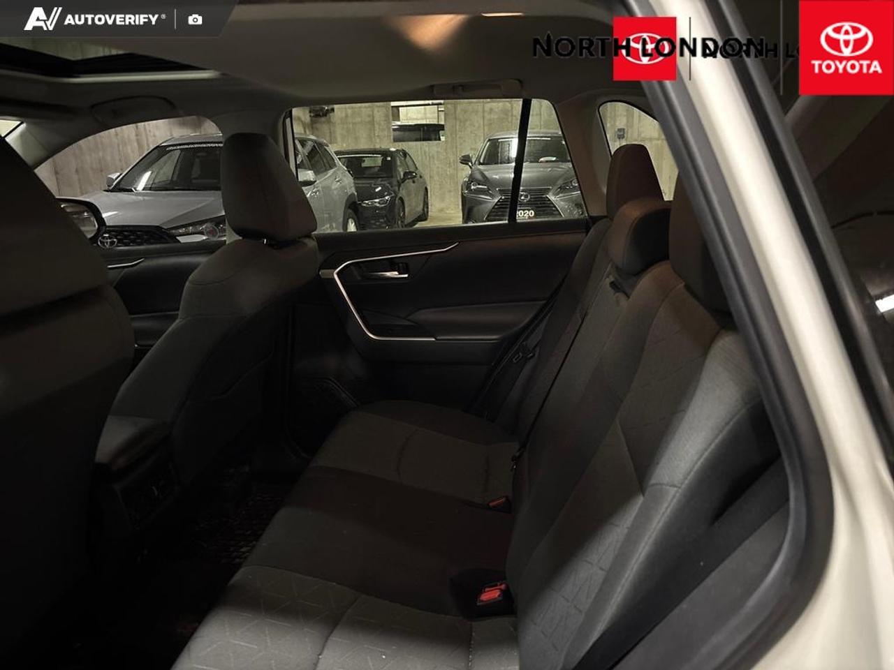 2021 Toyota RAV4 XLE 4dr Front-wheel Drive Photo