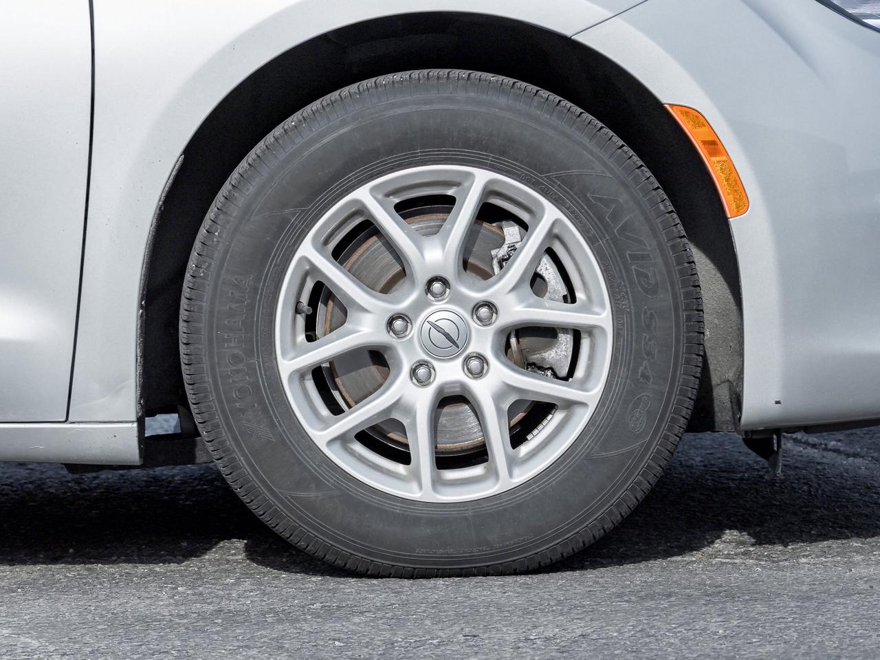 2023 Chrysler Grand Caravan  Photo3