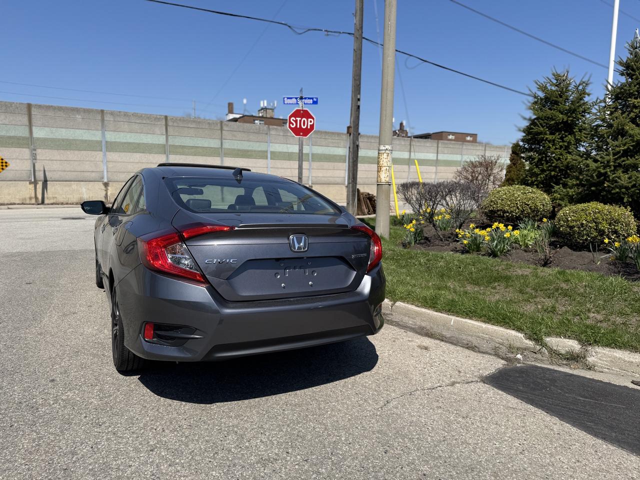 2018 Honda Civic Sedan Touring   ONLY 65256 KMS! Photo