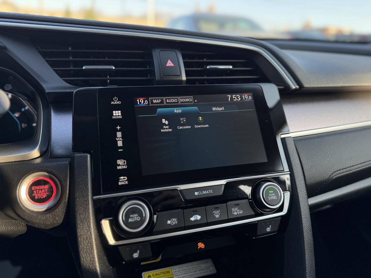 2018 Honda Civic Sedan Touring   ONLY 65256 KMS! Photo