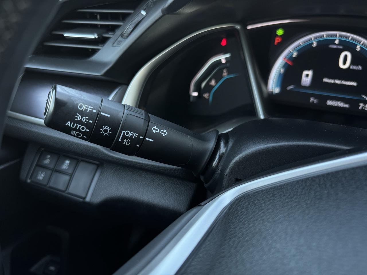 2018 Honda Civic Sedan Touring   ONLY 65256 KMS! Photo