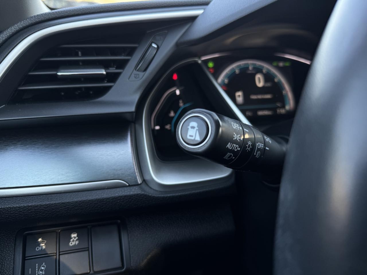 2018 Honda Civic Sedan Touring   ONLY 65256 KMS! Photo