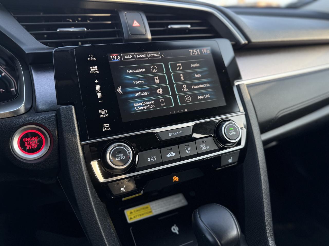 2018 Honda Civic Sedan Touring   ONLY 65256 KMS! Photo