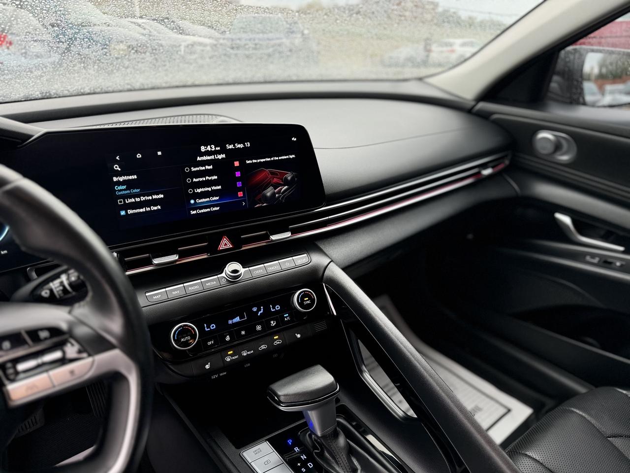 2023 Hyundai Elantra Luxury   CLEAN CARFAX! Photo