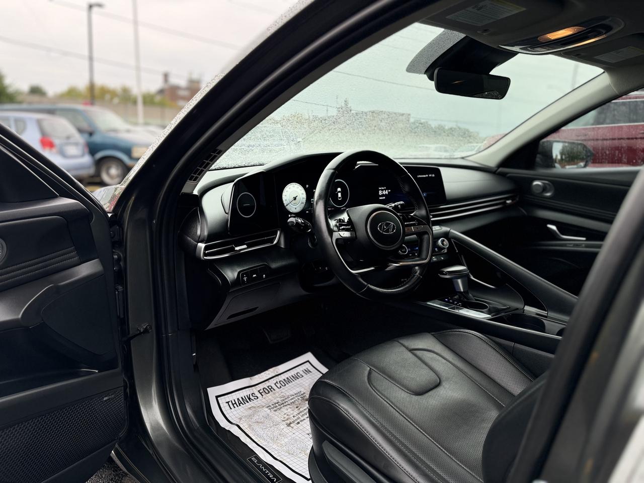 2023 Hyundai Elantra Luxury   CLEAN CARFAX! Photo