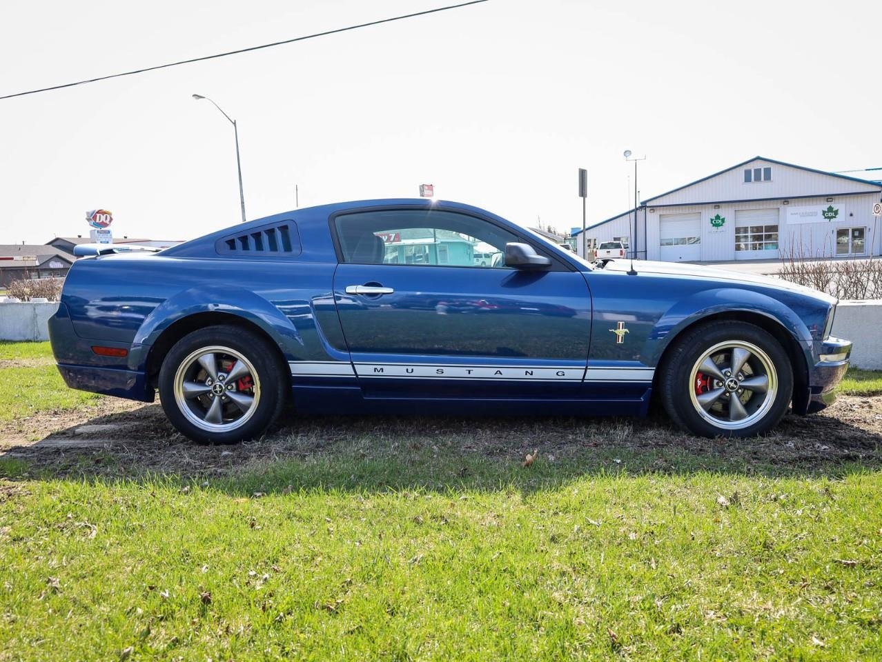 2006 Ford Mustang V6 2dr Coupe Photo2