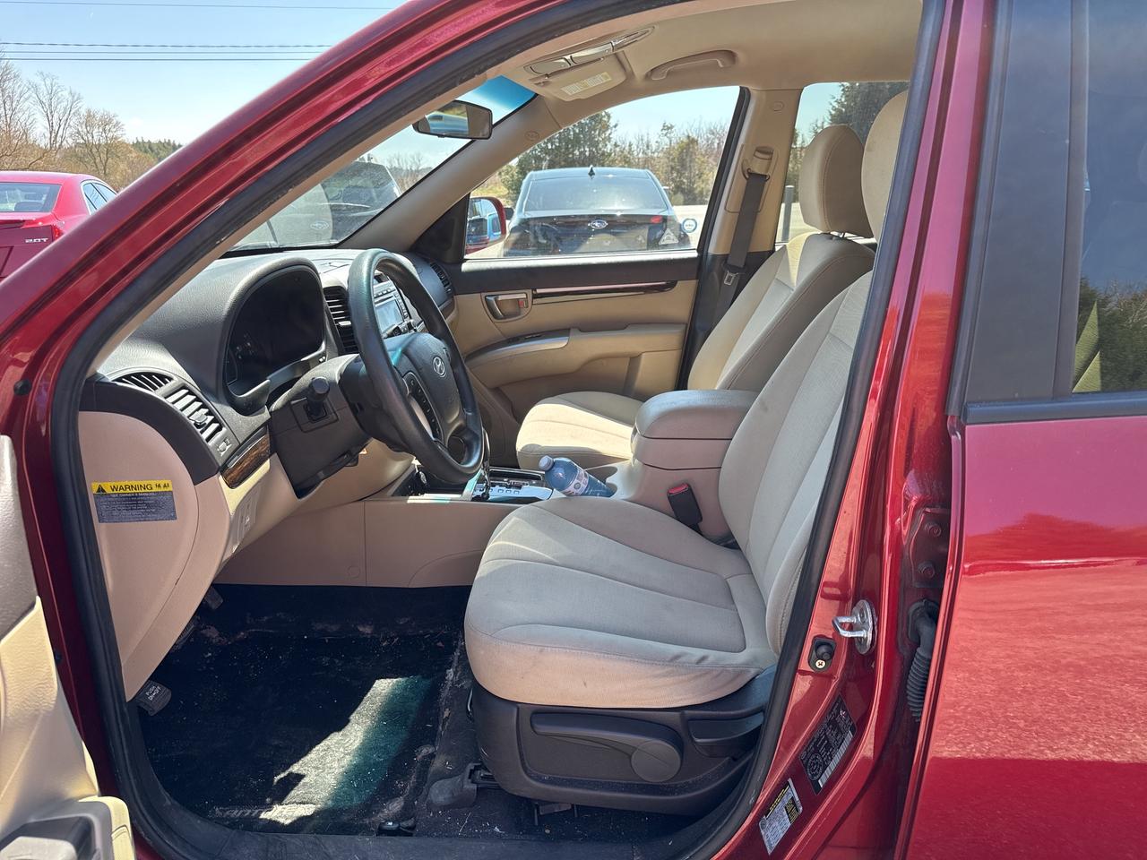 2010 Hyundai Santa Fe GL Photo