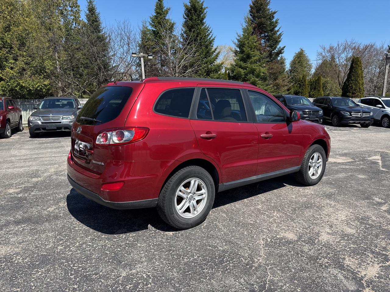 2010 Hyundai Santa Fe GL Photo