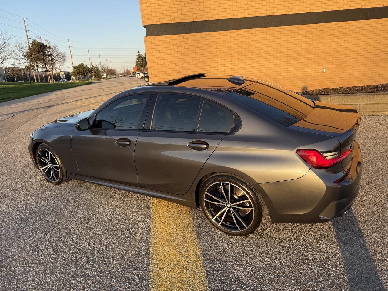 2020 BMW 3 Series 330i xDrive M sport Harmon Kardon Blind Spot AWD Photo