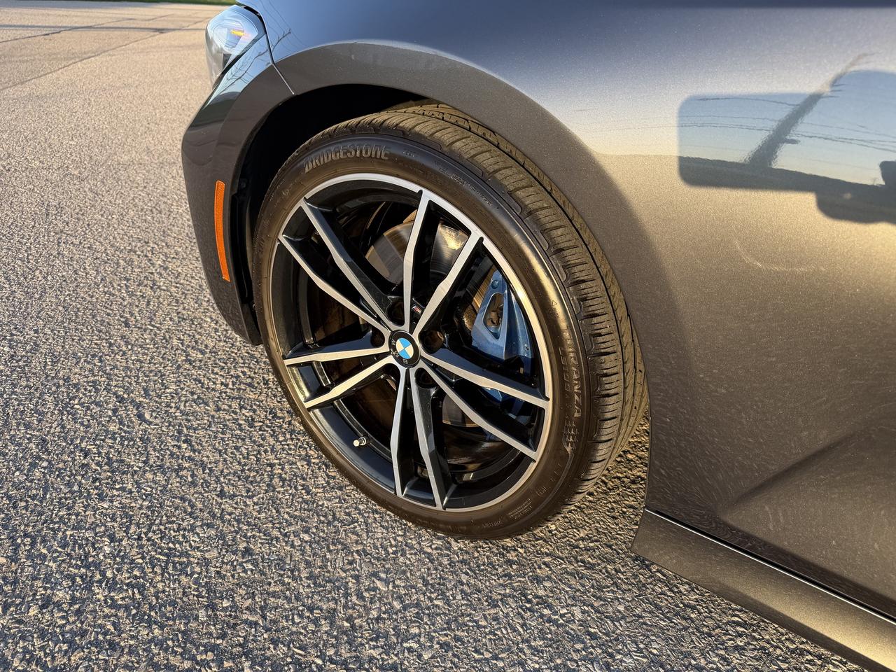 2020 BMW 3 Series 330i xDrive M sport Harmon Kardon Blind Spot AWD Photo