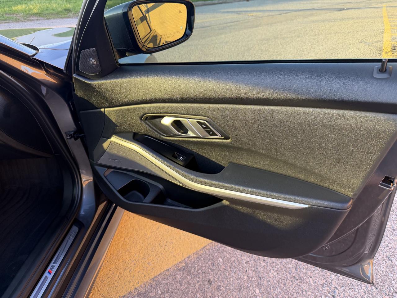 2020 BMW 3 Series 330i xDrive M sport Harmon Kardon Blind Spot AWD Photo