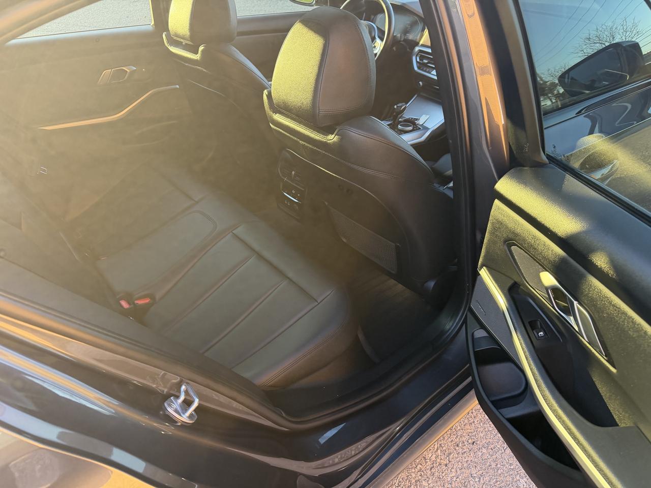 2020 BMW 3 Series 330i xDrive M sport Harmon Kardon Blind Spot AWD Photo