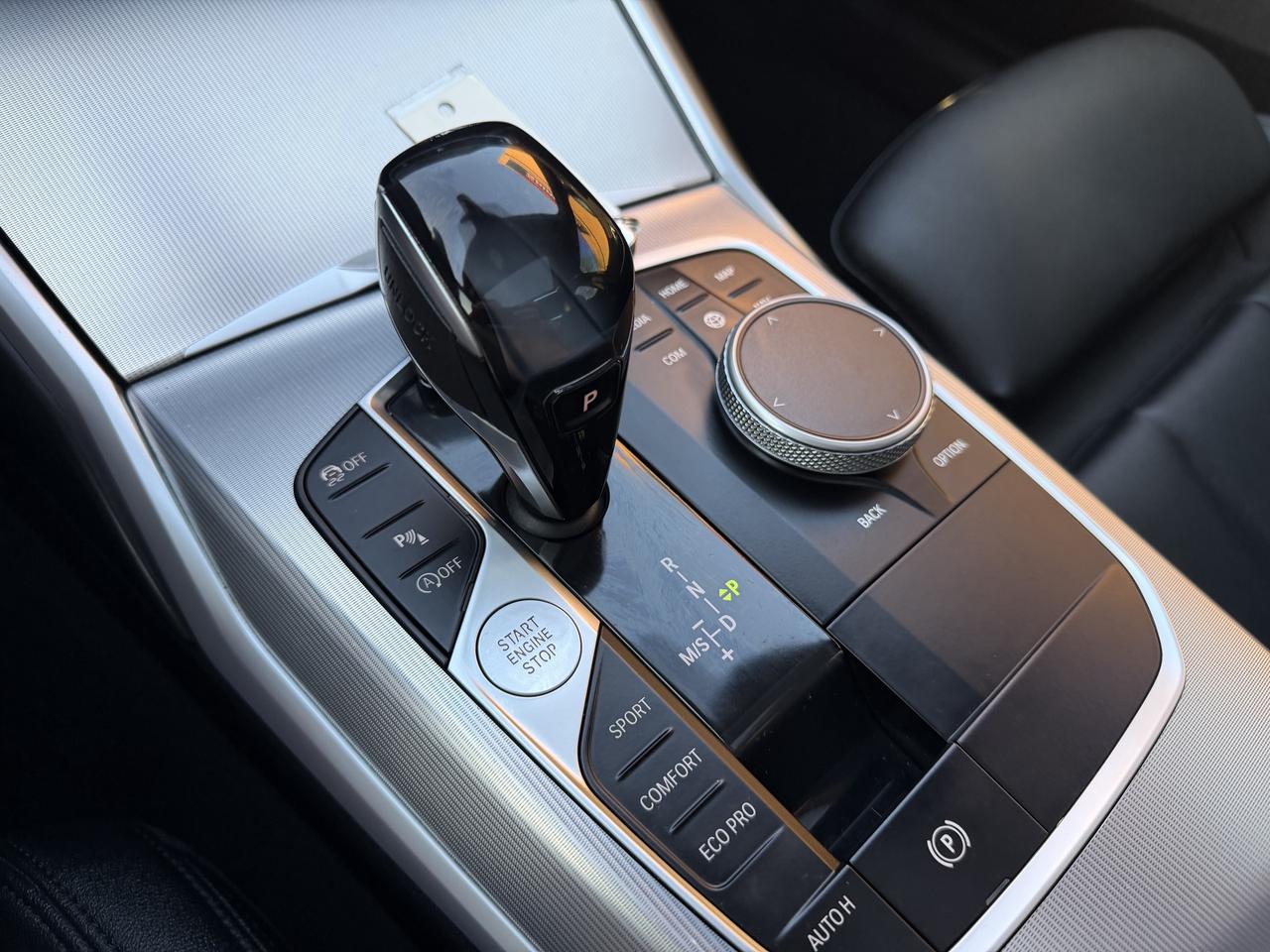 2020 BMW 3 Series 330i xDrive M sport Harmon Kardon Blind Spot AWD Photo