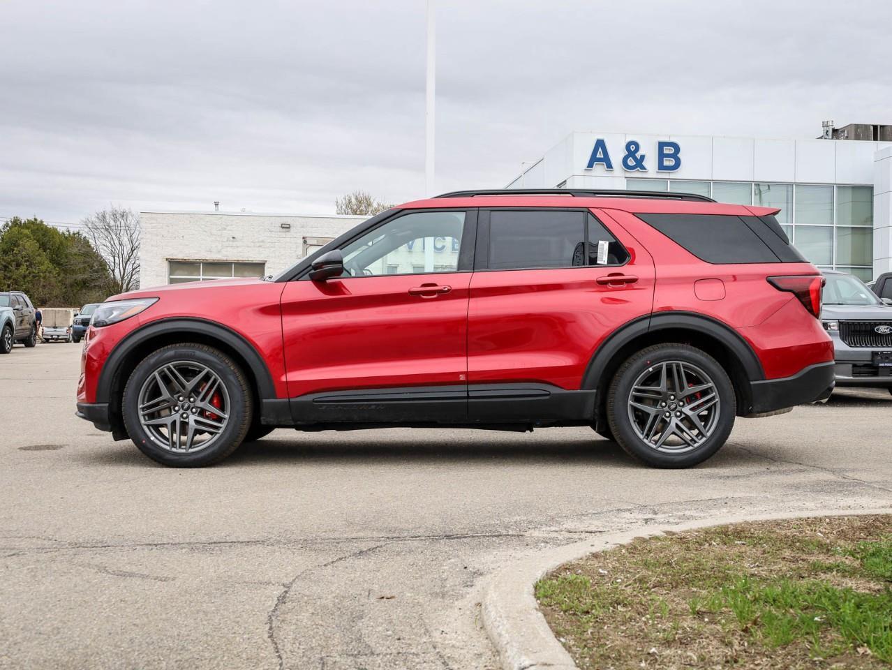 2026 Ford Explorer ST 4dr 4x4 Photo4