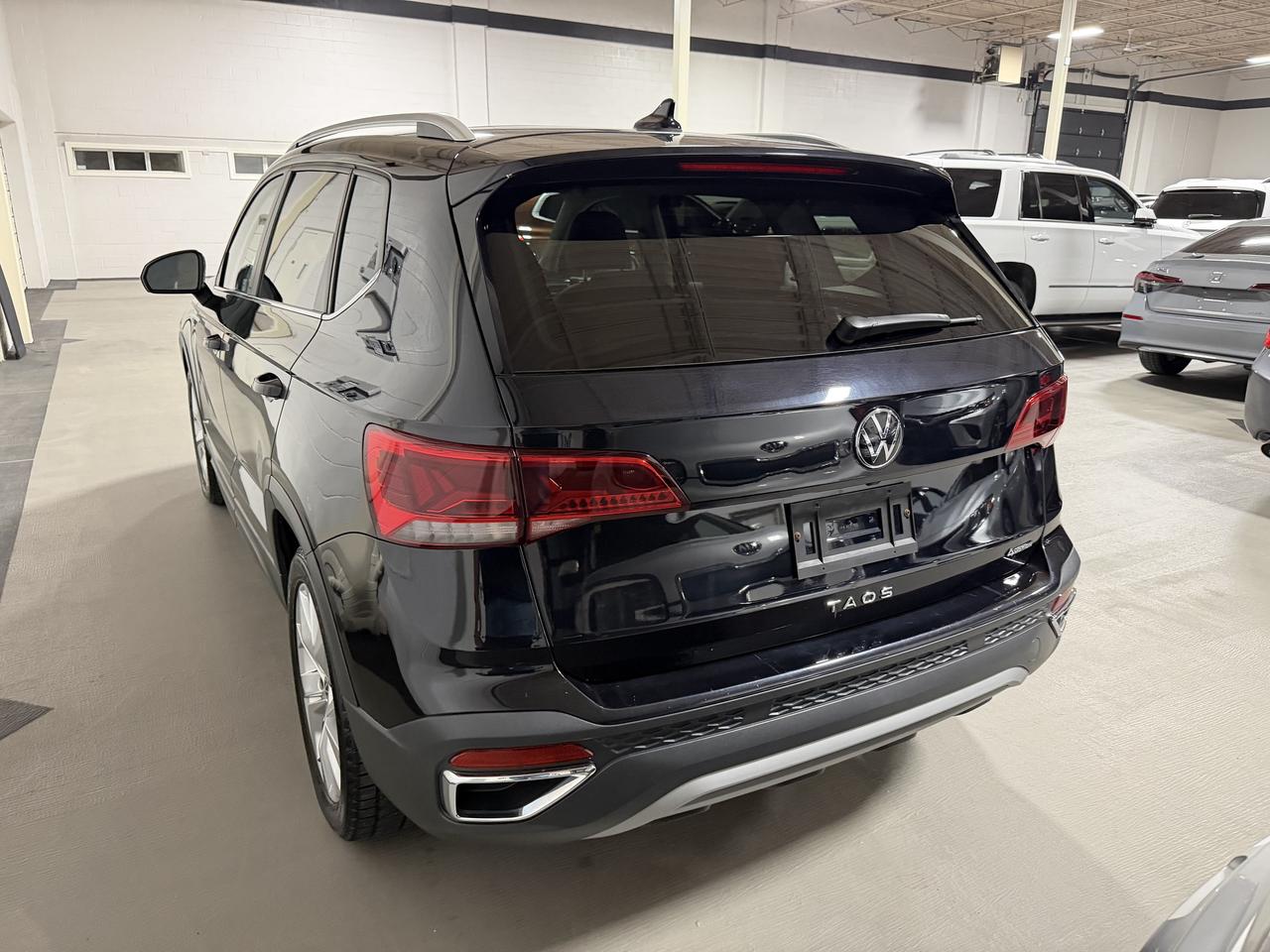 2022 Volkswagen Taos Comfortline 4MOTION 1 OWNER CLEAN CARFAX Photo