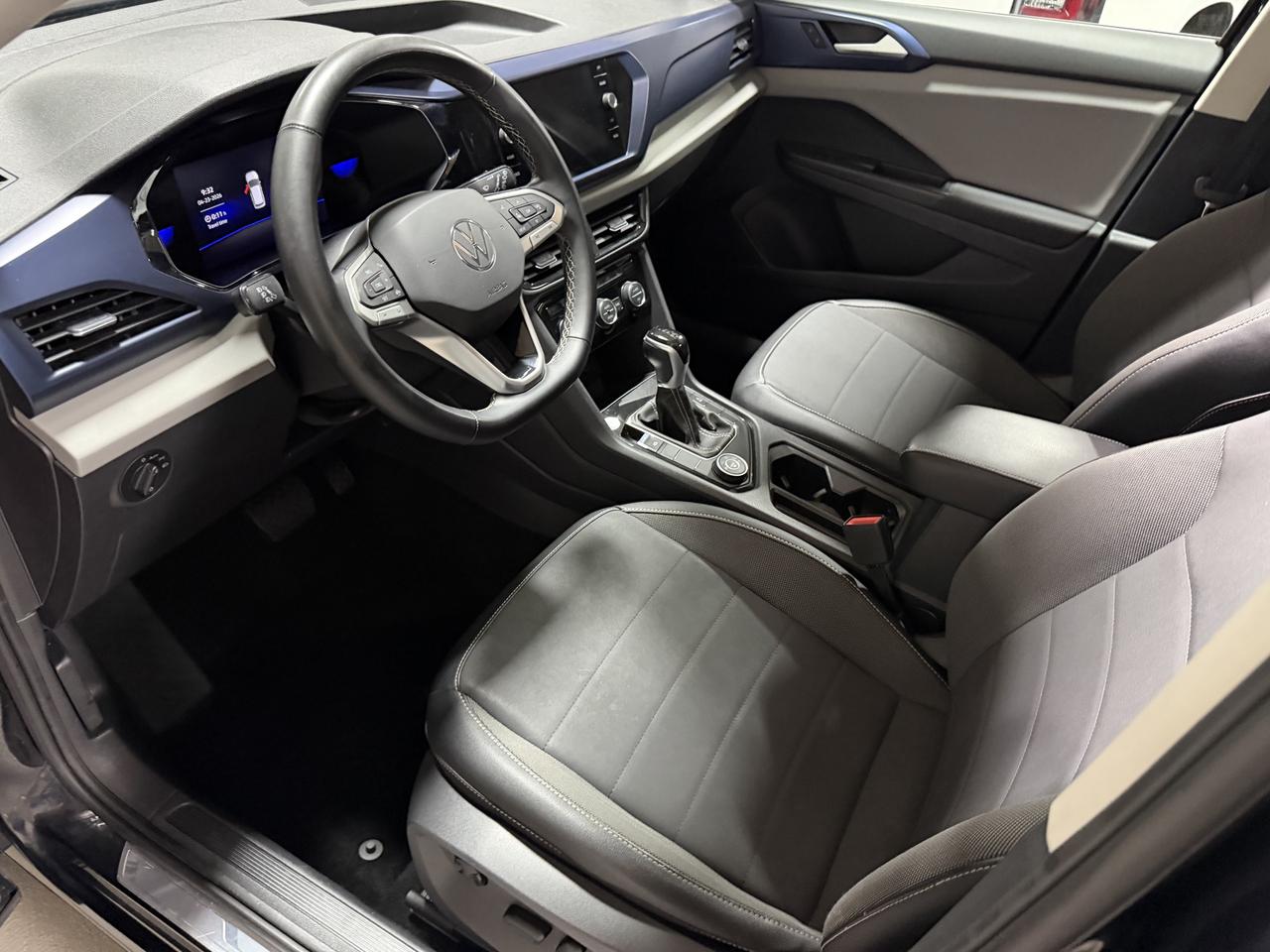 2022 Volkswagen Taos Comfortline 4MOTION 1 OWNER CLEAN CARFAX Photo