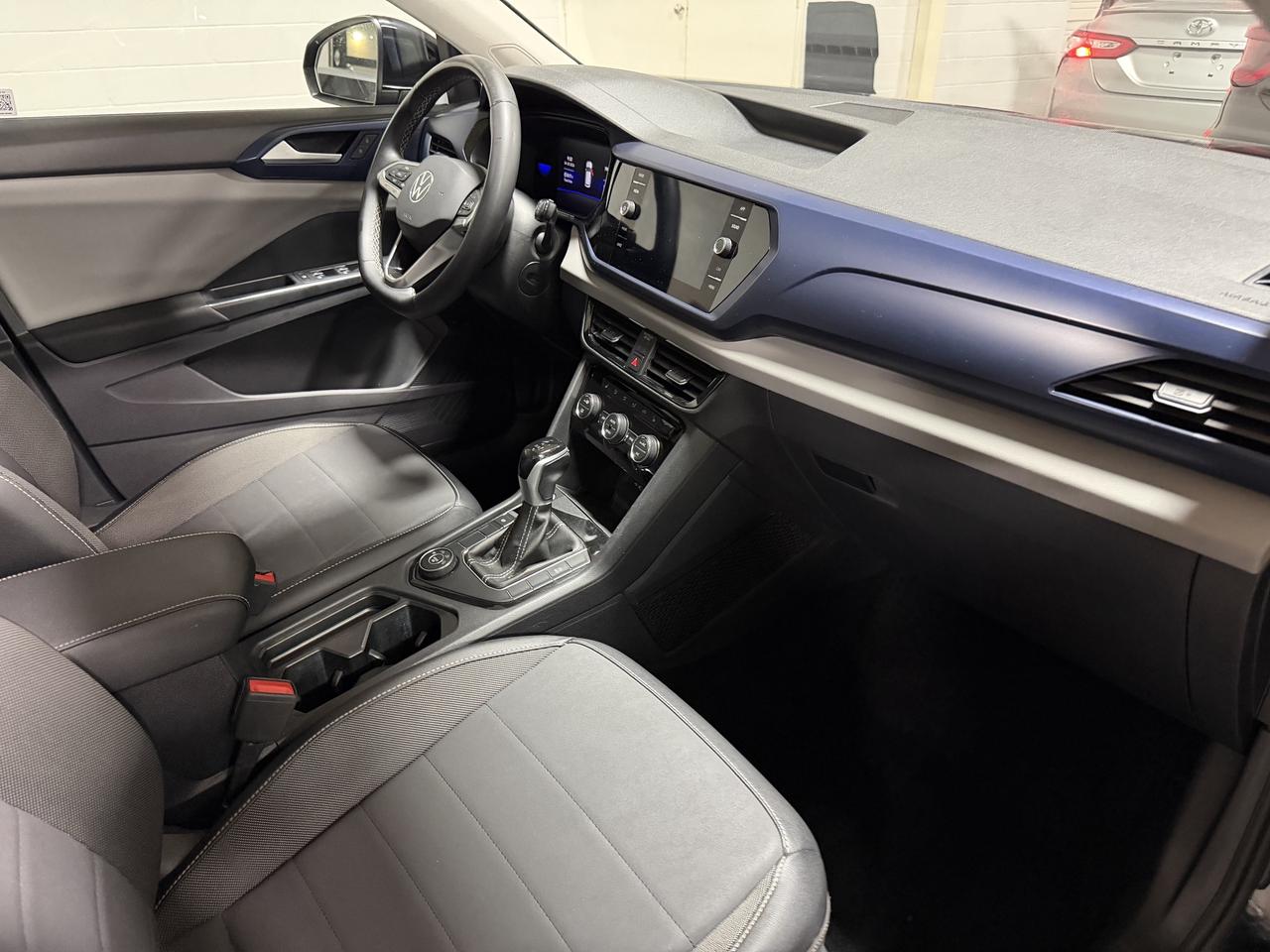 2022 Volkswagen Taos Comfortline 4MOTION 1 OWNER CLEAN CARFAX Photo