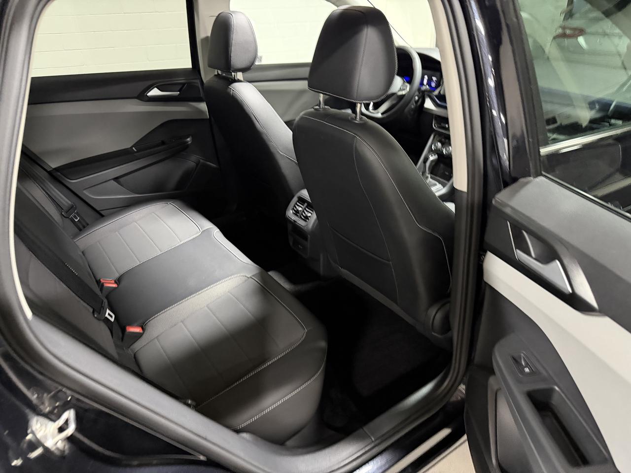 2022 Volkswagen Taos Comfortline 4MOTION 1 OWNER CLEAN CARFAX Photo