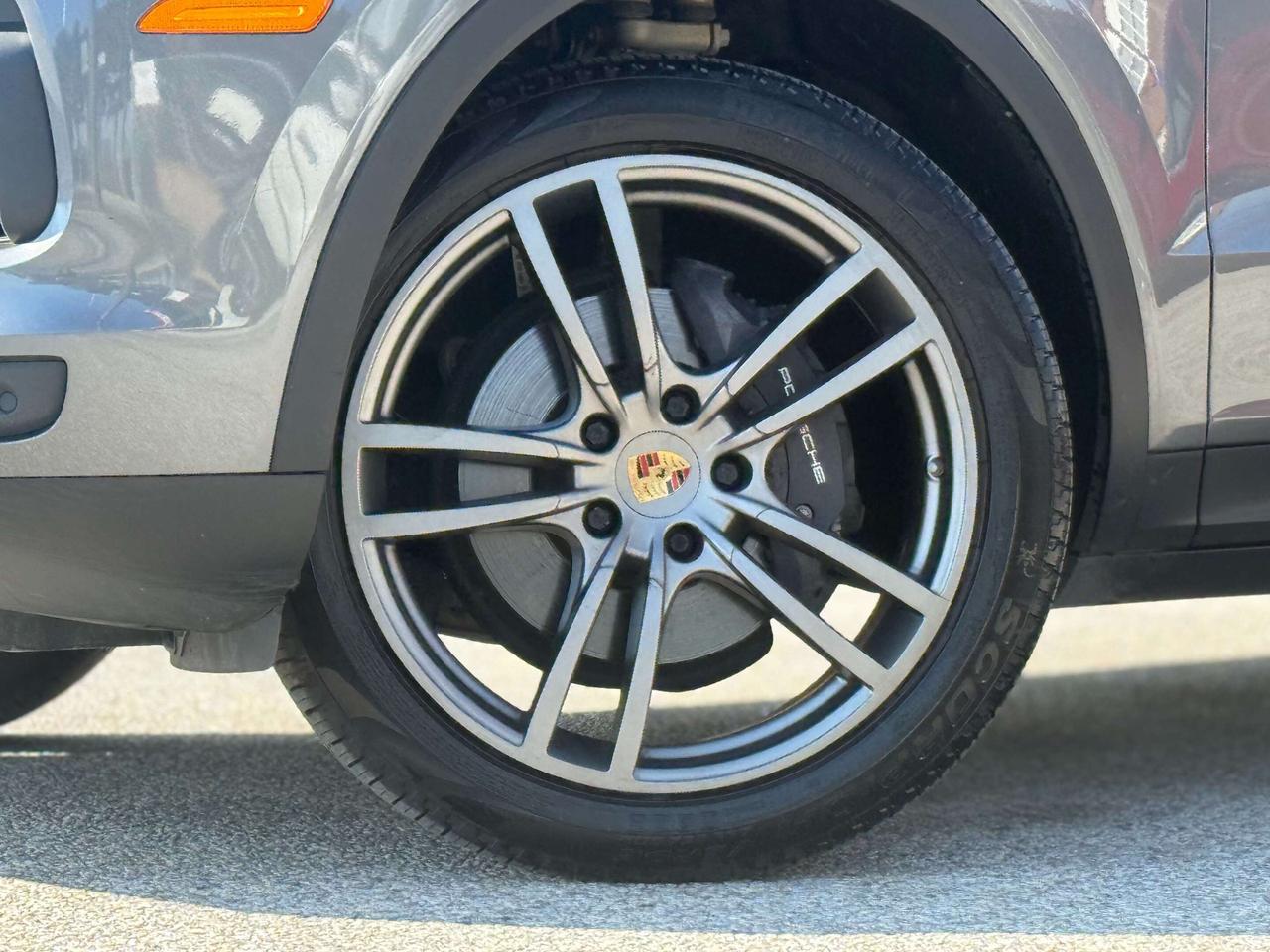 2020 Porsche Cayenne No Accidents l AWD l S l All Porsche Maintenance Photo3