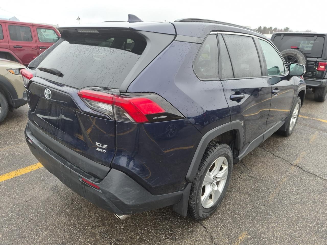 2021 Toyota RAV4 No Accidents l XLE l AWD l 2.5L l 4Cyl l Auto Photo