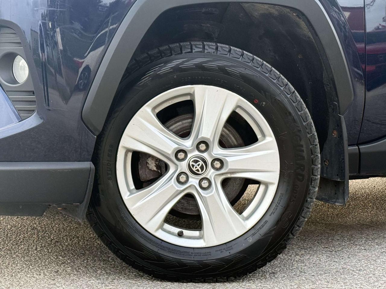 2021 Toyota RAV4 No Accidents l XLE l AWD l 2.5L l 4Cyl l Auto Photo2