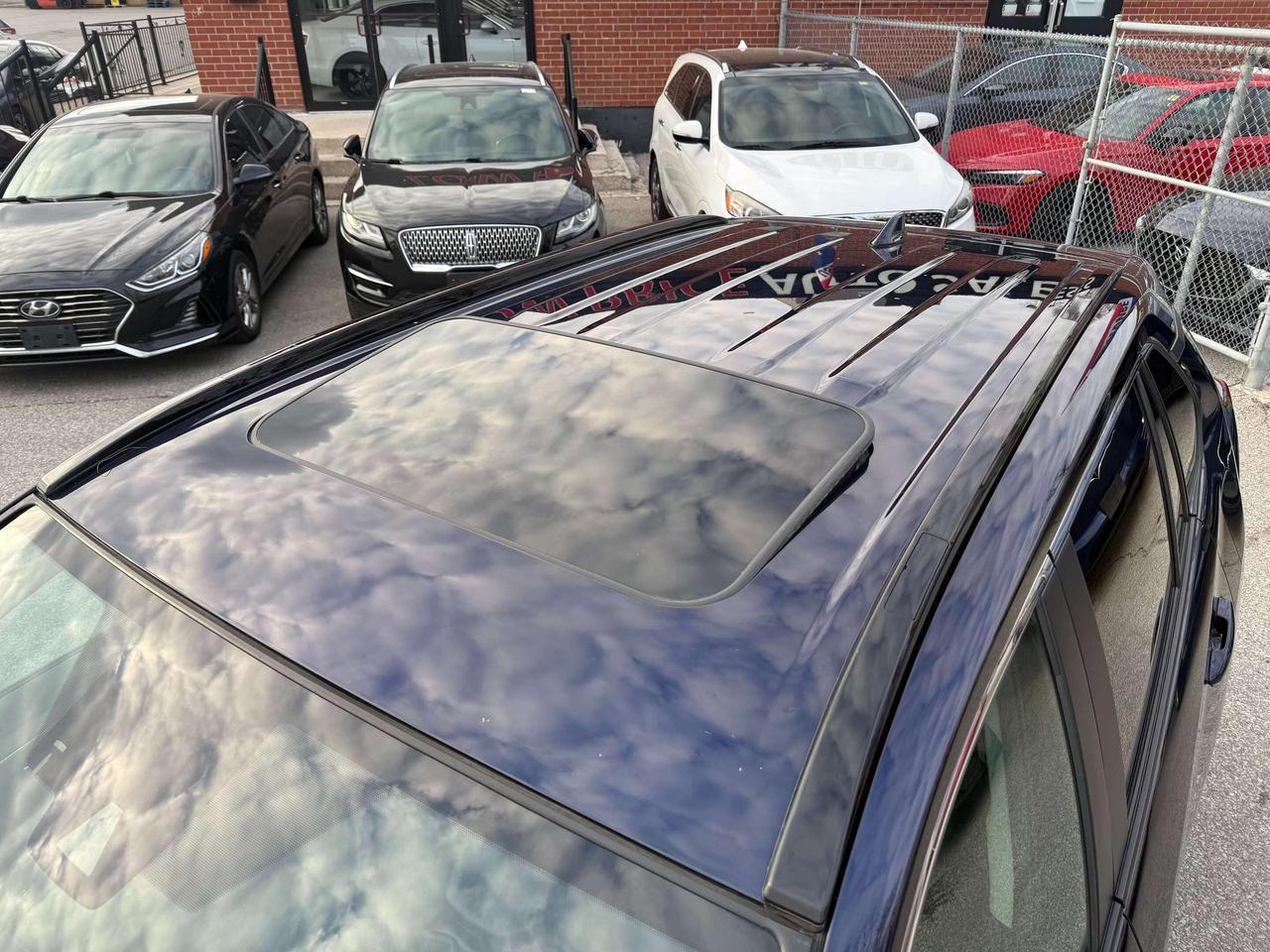 2021 Toyota RAV4 No Accidents l XLE l AWD l 2.5L l 4Cyl l Auto Photo