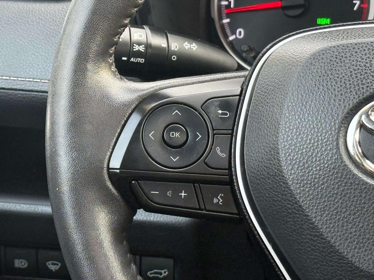 2021 Toyota RAV4 No Accidents l XLE l AWD l 2.5L l 4Cyl l Auto Photo