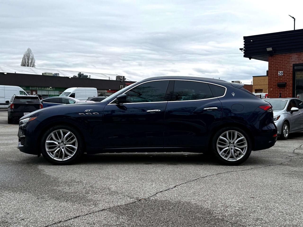 2022 Maserati Levante No Accidents l GT l 350HP l V6 l GT Upgrd Pkg Photo3