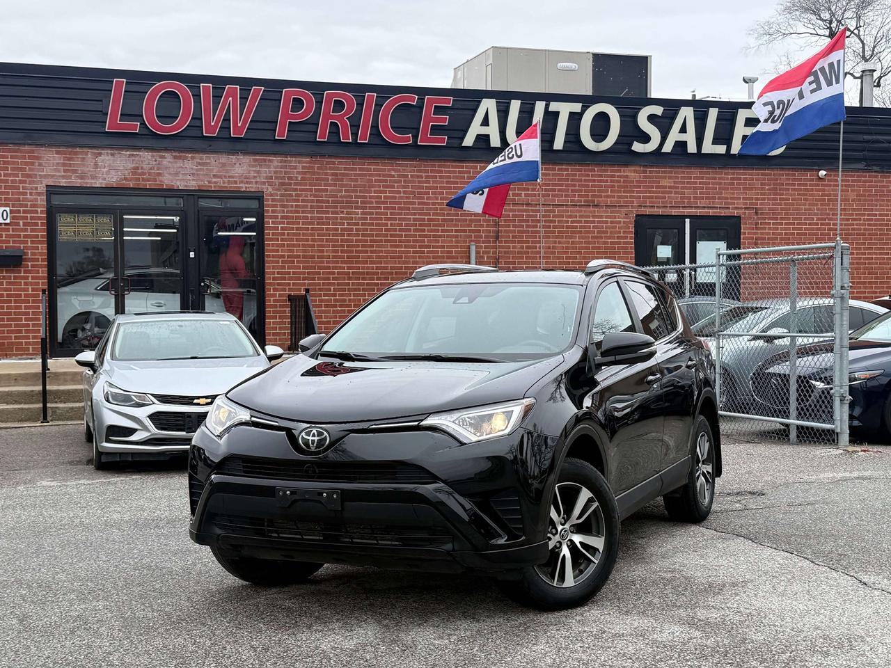 2018 Toyota RAV4 AWD l LE l 2.5i l 4Cyl l LDW l 2 Wheel Sets Photo