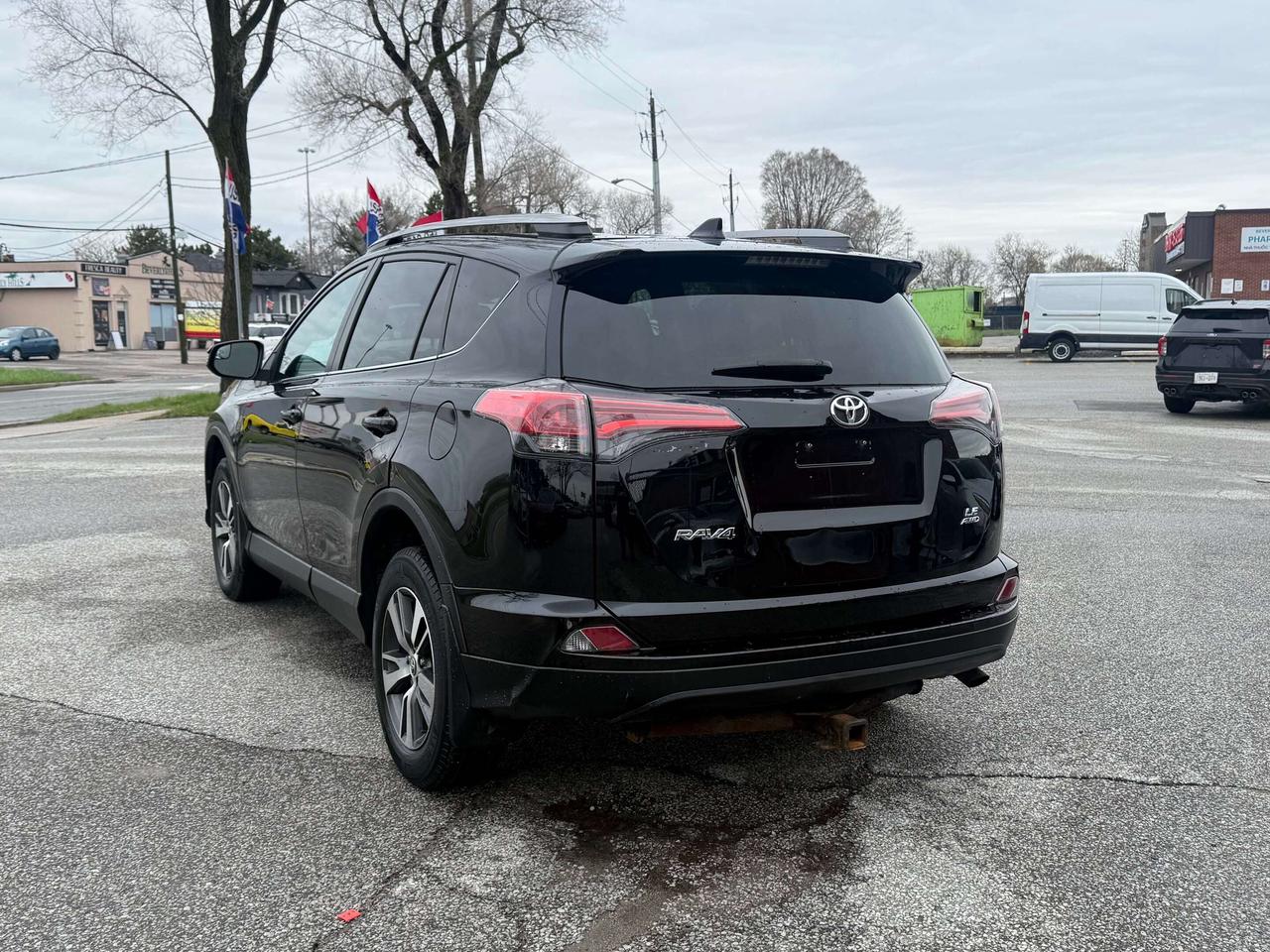 2018 Toyota RAV4 AWD l LE l 2.5i l 4Cyl l LDW l 2 Wheel Sets Photo