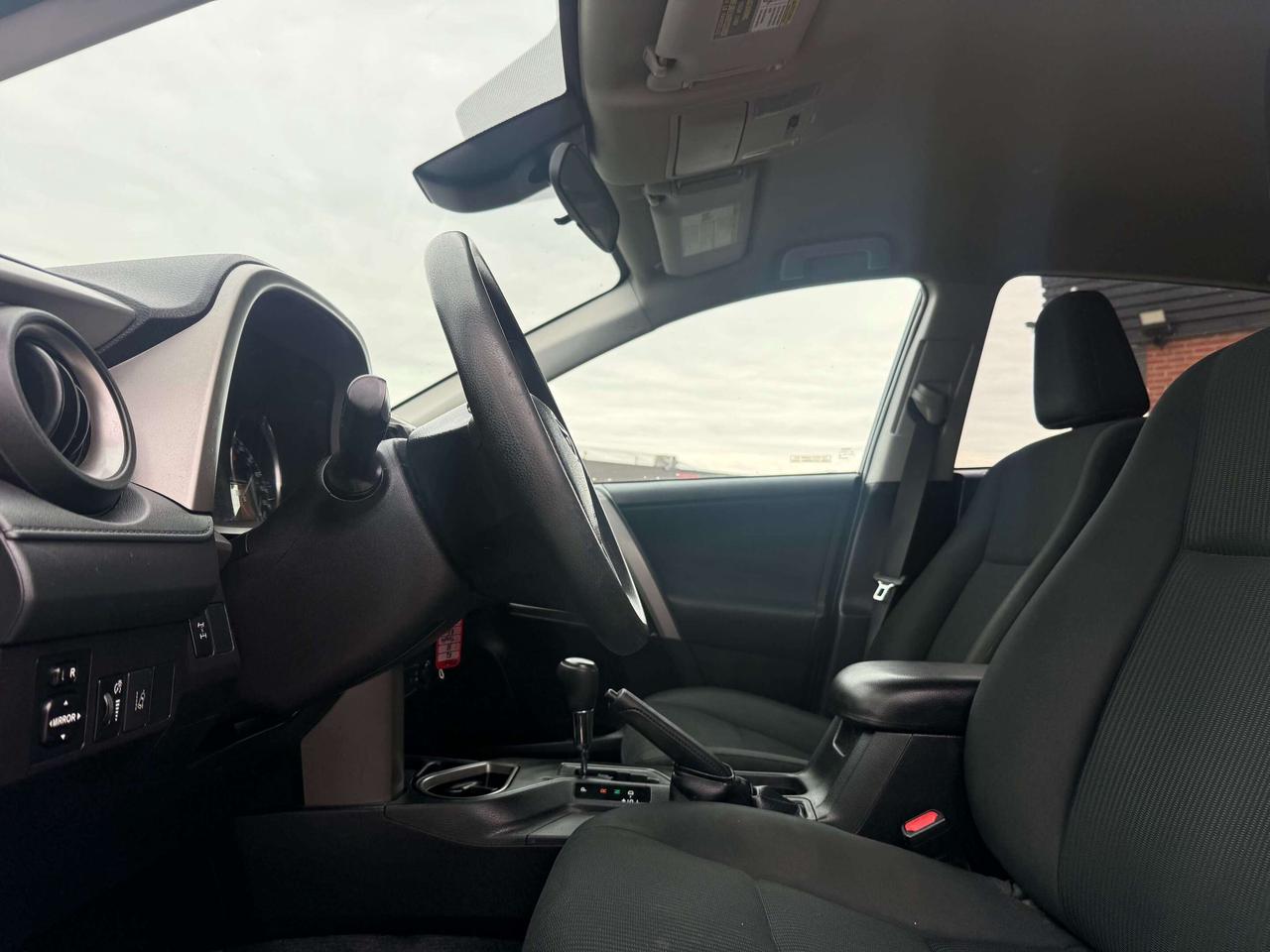 2018 Toyota RAV4 AWD l LE l 2.5i l 4Cyl l LDW l 2 Wheel Sets Photo