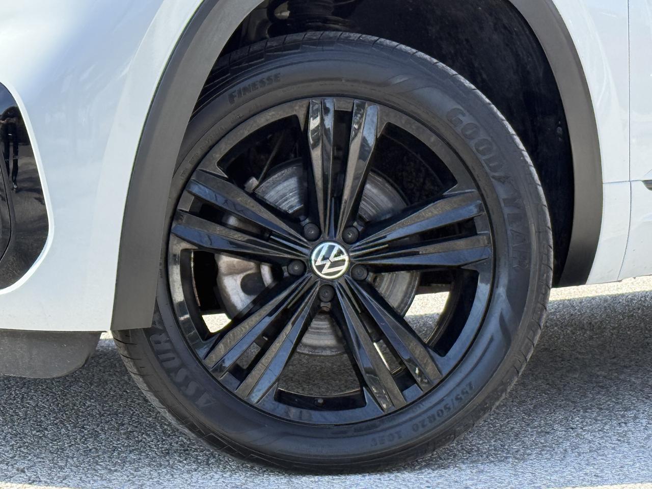 2023 Volkswagen Atlas Highline l 3.6 V6 l 4MOTION l RLine l VW Warranty Photo3