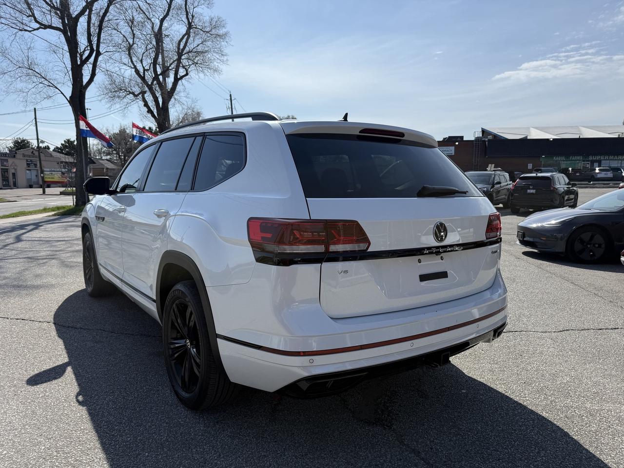 2023 Volkswagen Atlas Highline l 3.6 V6 l 4MOTION l RLine l VW Warranty Photo