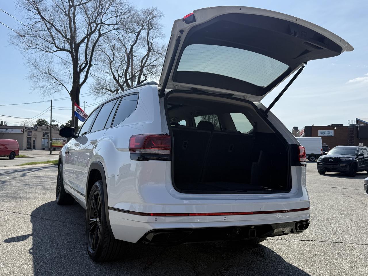 2023 Volkswagen Atlas Highline l 3.6 V6 l 4MOTION l RLine l VW Warranty Photo