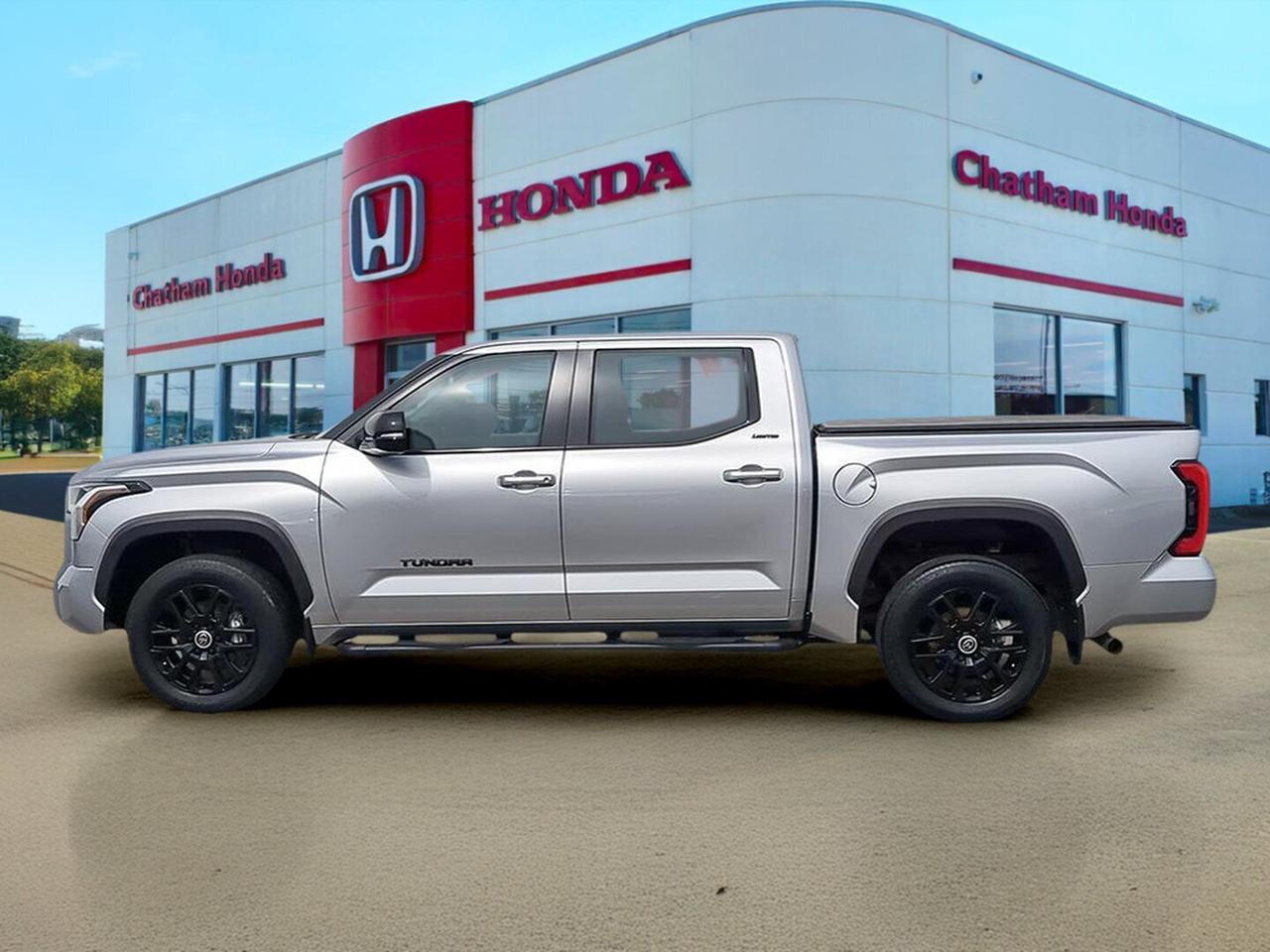 2024 Toyota Tundra 4X4 CrewMax Limited Photo2
