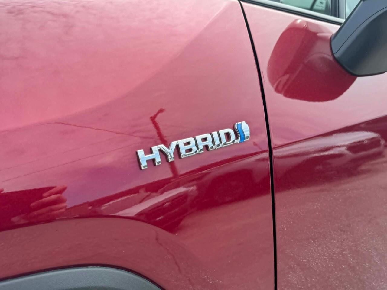 2020 Toyota RAV4 HYBRID XLE   LOW KMS   HEATED SEATS & STEERING WHE Photo4